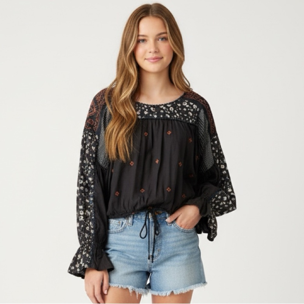 FREE PEOPLE BOHO‎ PEASANT EMBROIDERED BLOUSE TOP RESORT-WEAR COTTAGE-CORE EUC